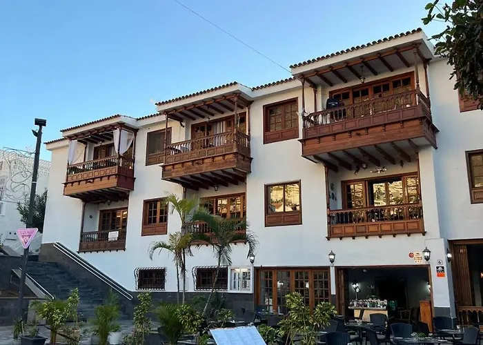 Beachfront Gem With And Sea At Your Doorstep Appartamento