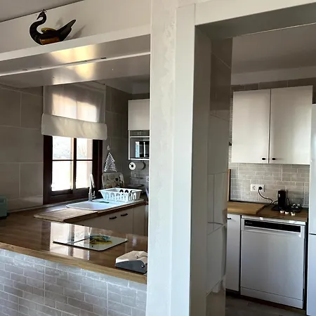 Apartment Beachfront Gem With And Sea At Your Doorstep *