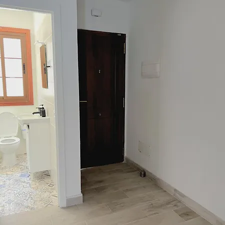 Beachfront Gem With And Sea At Your Doorstep *
