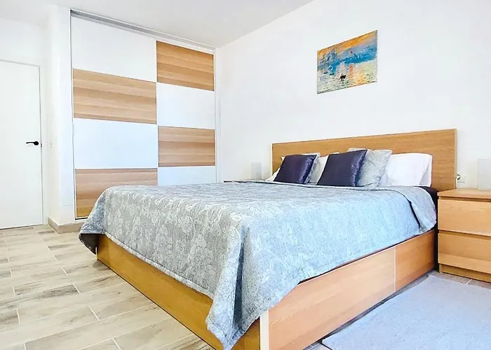 Beachfront Gem With And Sea At Your Doorstep *