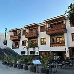 Beachfront Gem With And Sea At Your Doorstep Apartament